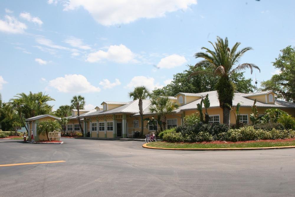 Tropical Palms Resort 셀러브레이션 외부 사진